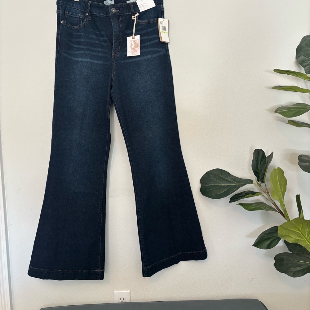 Jessica Simpson NWT women’s Dark Blue Wide leg Jeans